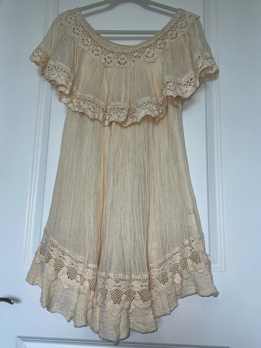 Jen’s Pirate Booty Cream gauzy Crochet Trim Off-Shoulder Dress NWOT sz.SP